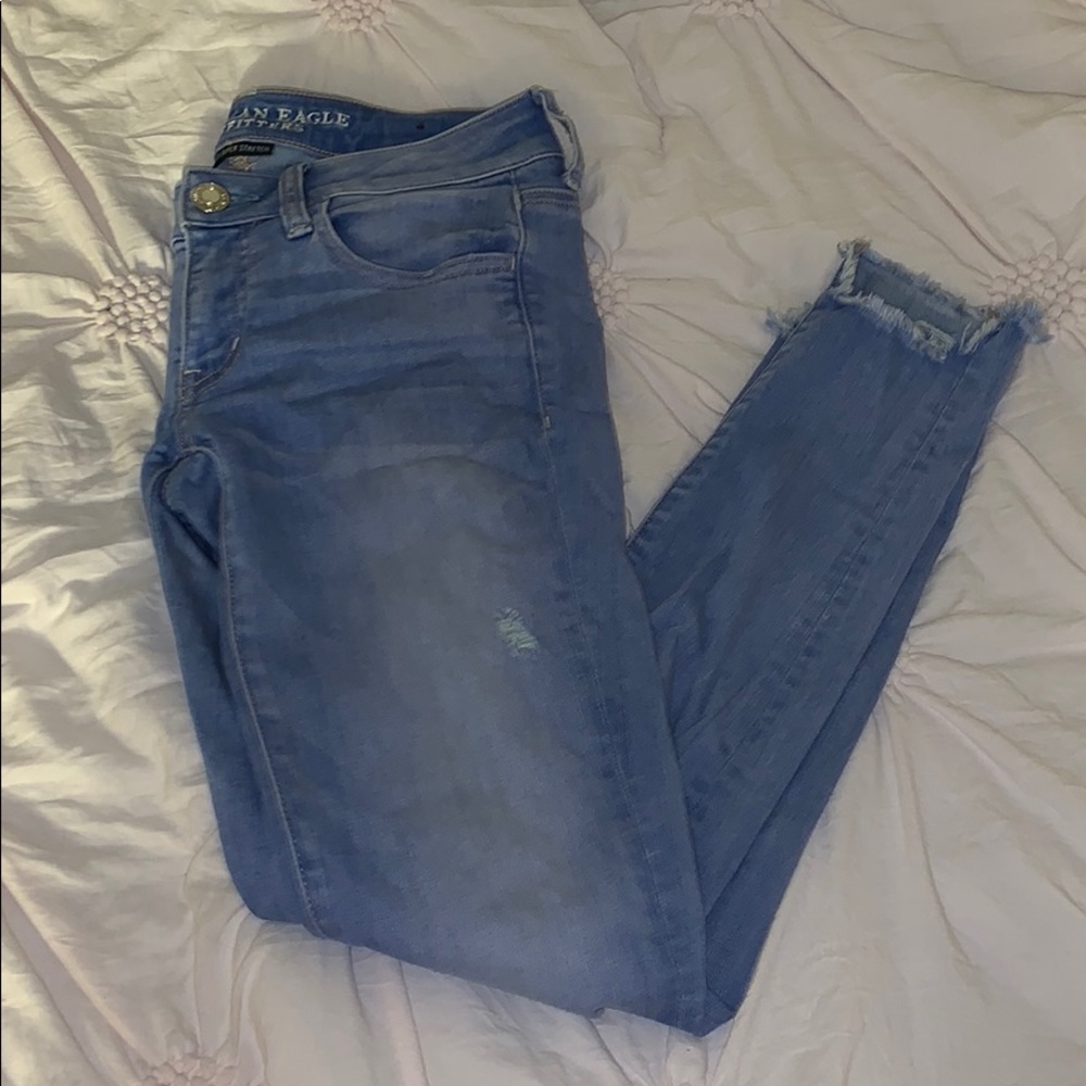 Low rise stretchy american eagle ripped jeggings